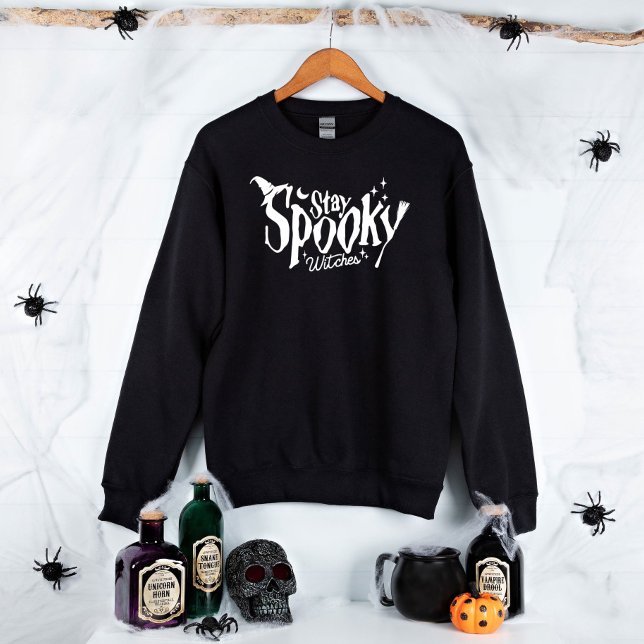 Camiseta Fique Feliz Bruxas Bruxas Bruxas Halloween Engraça (Stay Spooky Witches Witch Halloween Funny Sweatshirt)