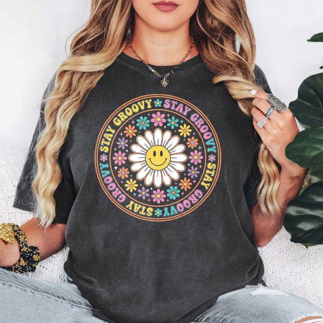 Camiseta Fique Groovy Smiley Daisy Flor Retro (Criador carregado)