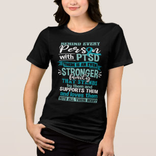 Camiseta Fique junto com alguém que vive com PTSD através