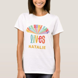 Camiseta Fiquem em casa salvando vidas arco-íris coloridas