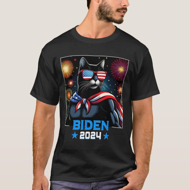 Camiseta Fireworks Presidente Biden 2024 Black Cat (Frente)
