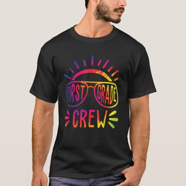 Camiseta First Grade Crew Tie Dye 1st Grade Back To School  (Frente)