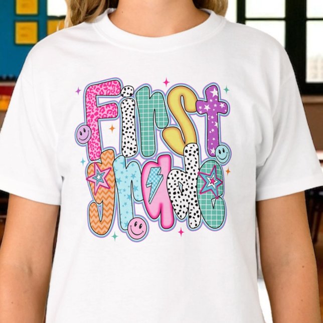 Camiseta First Grade First Day of School Coquette Girly  (Criador carregado)