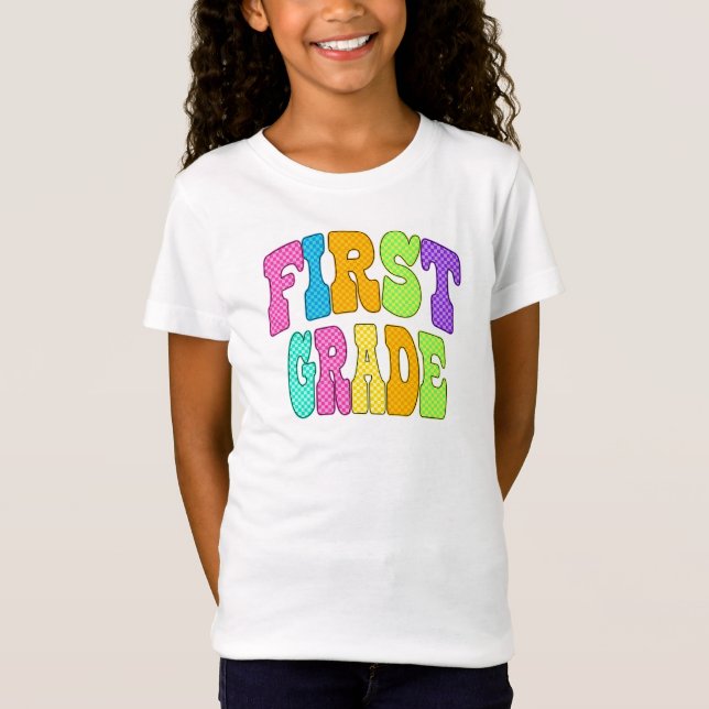 Camiseta First Grade Flair: Bursting into Bright Beginnings (Frente)