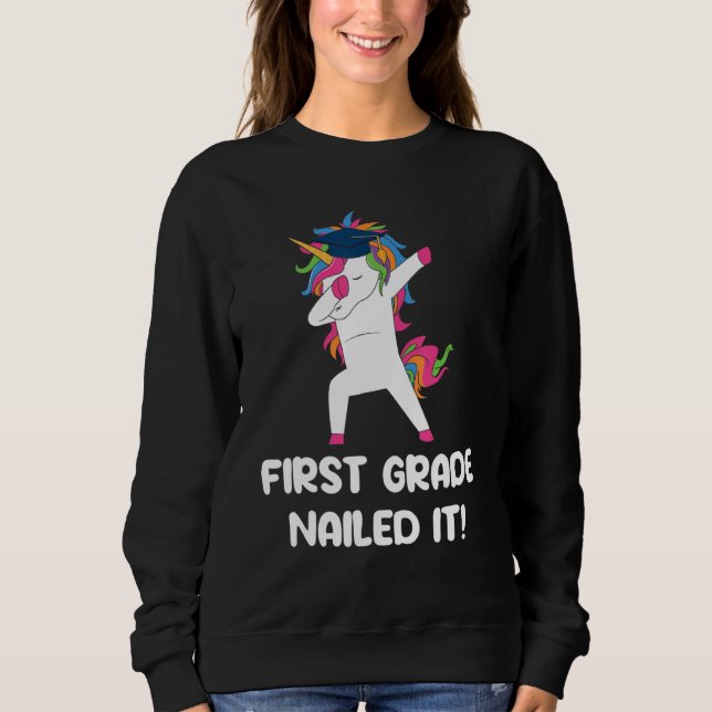 Camiseta First Grade Nailed It Dabbing Unicorn Graduation B (Frente)