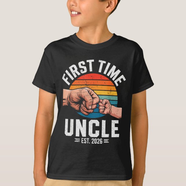 Camiseta First Time Uncle Est 2026 Baby Announcement Great  (Frente)