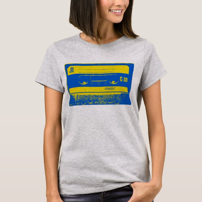 Camiseta Fita Cassete Azul e Amarela Retroativa (Frente)