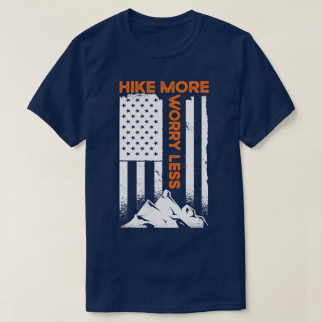 Camiseta Flag Hike Mais Preocupada Menos (Frente do Design)