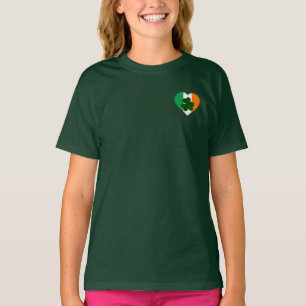 Camiseta Flag of Ireland Heart com Rua Shamrock. Patrick