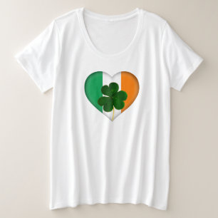 Camiseta Flag of Ireland Heart com Rua Shamrock. Patrick