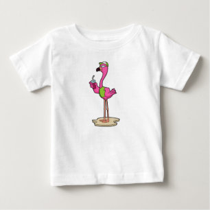 Camiseta Flamingo com Óculos de Sol & Boné