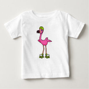 Camiseta Flamingo como Skater com skates Roller e Capacetes