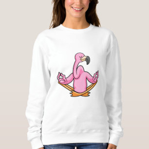 Camiseta Flamingo em Yoga, na perna cruzada