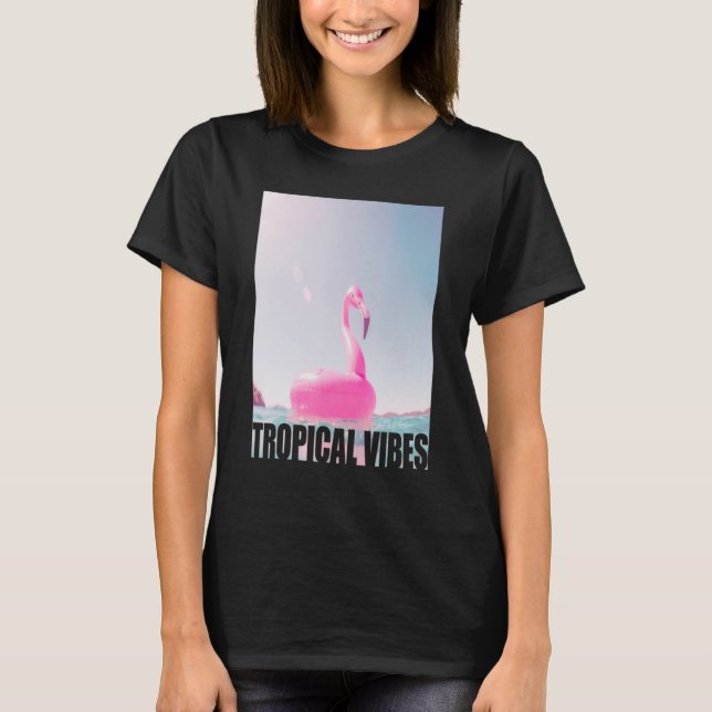 Camiseta Flamingo Floaty Tropical Vibes Praia Piscina Ocean (Frente)