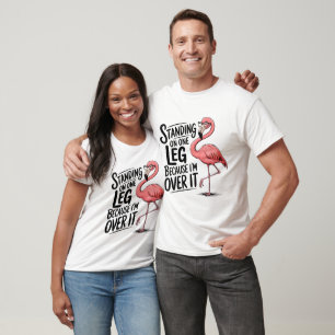 Camiseta Flamingo Perna De Pé Sobre Ele