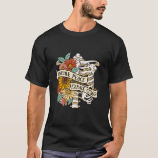 Camiseta Flor Crânio Halloween Vintage Inalar Exalar Paz