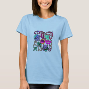 CAMISETA FLOR DE RENDAS AZUL TEAL ROXO BRANCO E PEDRA PRECI