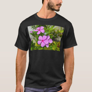 Camiseta Flor tropical com folhas verdes para prin