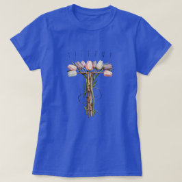 Camiseta Florais Suaves e Monograma de Tulipas Chic Pastel