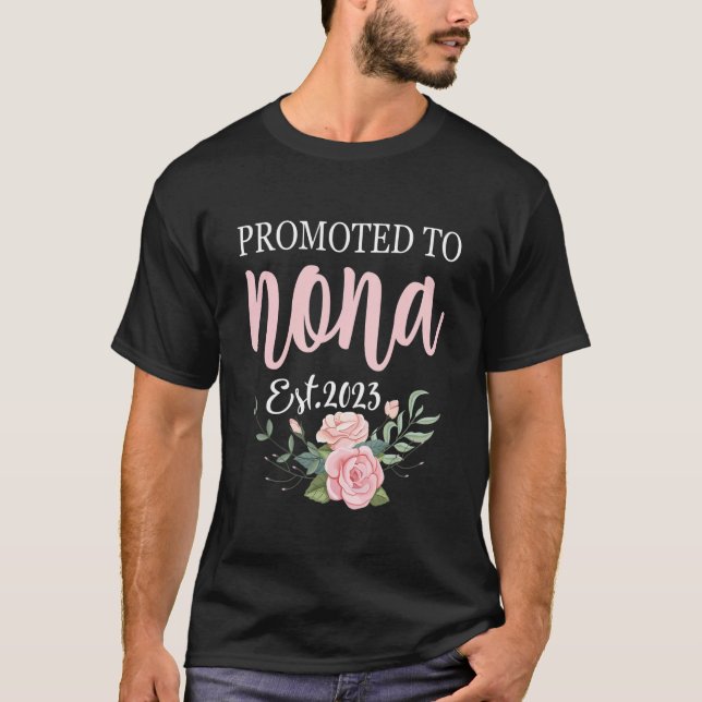 Camiseta Floral Promoted To Nona Est 2023 (Frente)