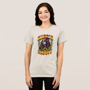 Camiseta floral woman print with the phrase prominently
