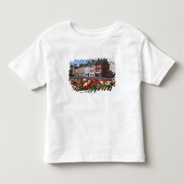 Camiseta Flores ao longo de uma rua em uma área residencial (Frente)