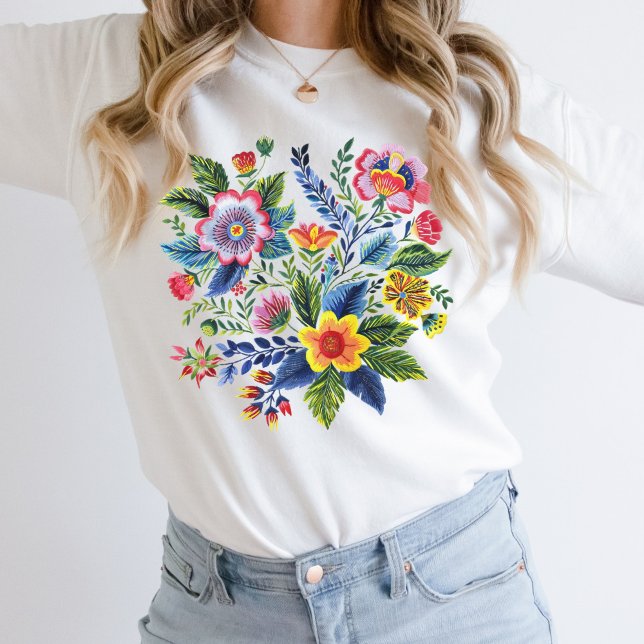 Camiseta Flores Brilhantes de Flores Silvestres Falso Borda (Bright Watercolor Florals, Faux Yarn embroidery Design on this sweatshirt for her)