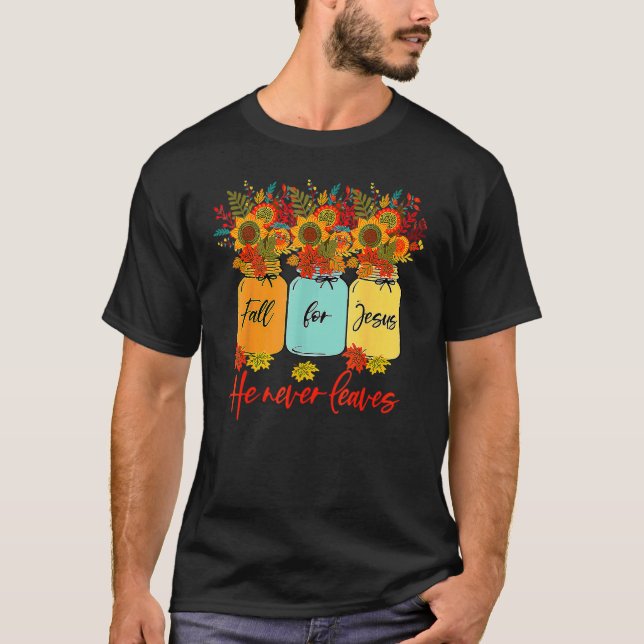 Camiseta Flores Caiem Jesus Nunca Deixam Classe Cristã (Frente)
