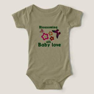Camiseta Flores com Borboletas