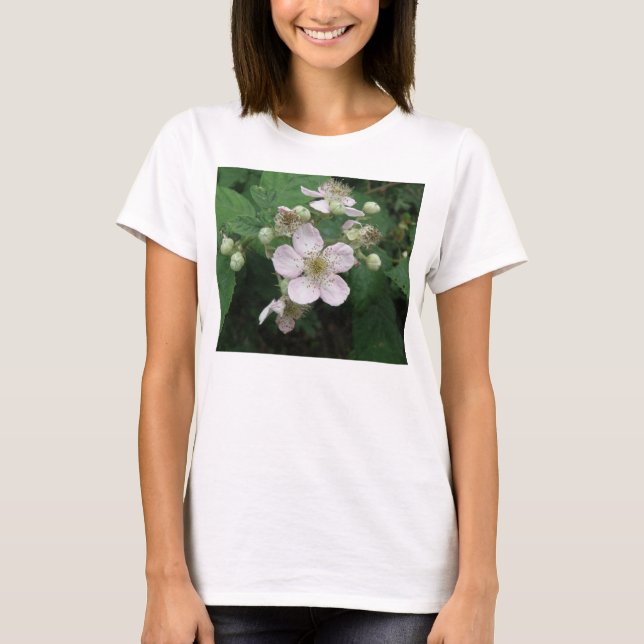 Camiseta Flores de Blackberry Damas T Shirt (Frente)