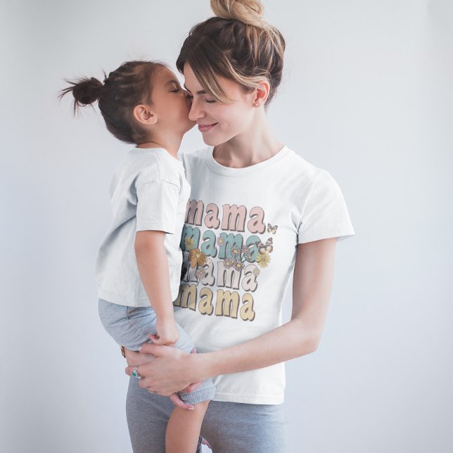 Camiseta Flores e borboletas da mãe retrô (Criador carregado)