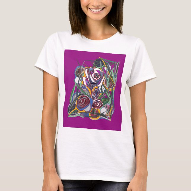 Camiseta Flores, em um fundo roxo (Frente)