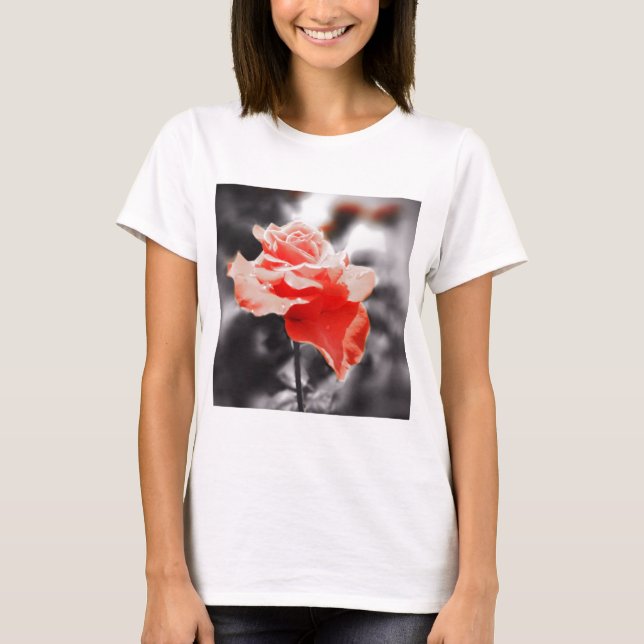 Camiseta Flores Românticas de Rosa #2 (Frente)