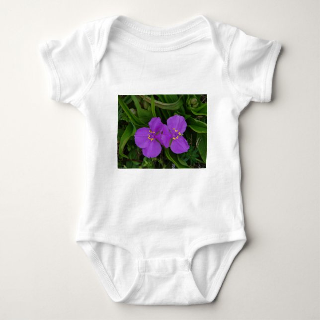 Camiseta Flores silvestres Fachsia Spiderwort Primaveras Qu (Frente)