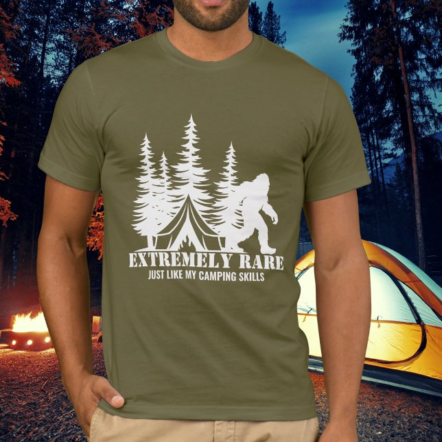 Camiseta Floresta de Acampamento do Pé Grande Extremamente  (Criador carregado)