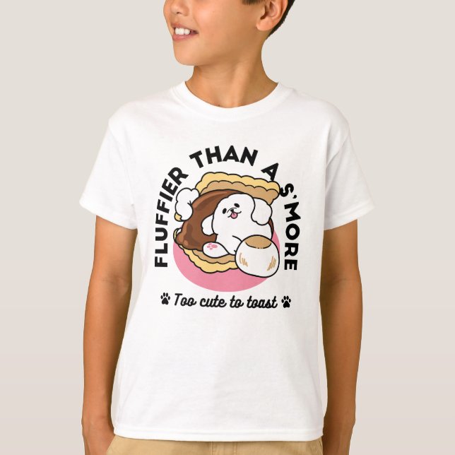 Camiseta Fluffier Tha S’more - Cute Dog and Dessert Pun (Frente)