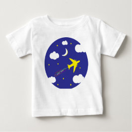 Camiseta flying aeroplane in night sky
