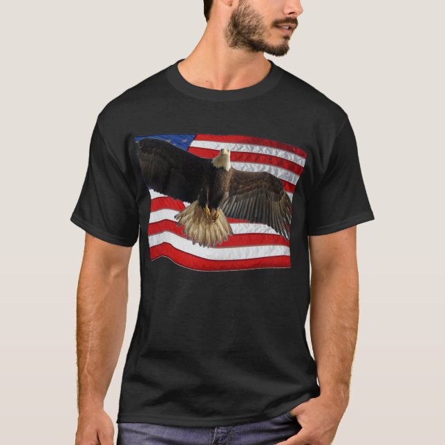 Camiseta Flying Bald Eagle USA - Presente Patriótico (Frente)