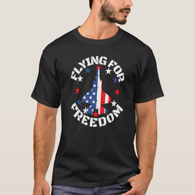 Camiseta Flying for Freedom American Flag Jet Fighter Pilot (Frente)