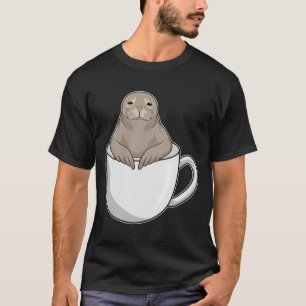 Camiseta Foco com copo de café