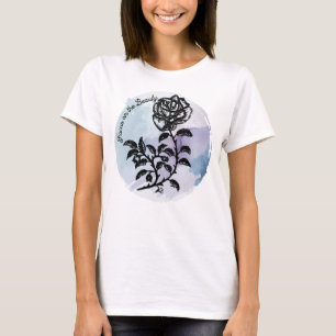 Camiseta Foco na Caneta de beleza e na Rosa de tinta azul