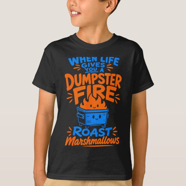 Camiseta Fogueira engraçada no lixo marshmallow  (Frente)