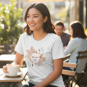 Camiseta Folhas Beige Nature   TENHA UM BOM DIA  
