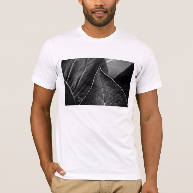 Camiseta folhas sendo (Frente)