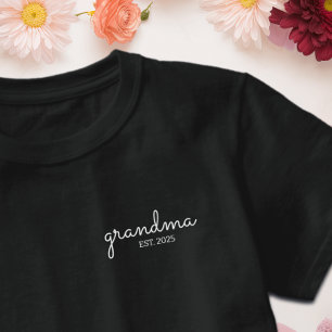 Camiseta Fonte de Letra Cursiva Preta Estabelecida Avó