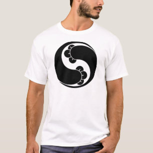 Camiseta Forma alterada duas espirais de cravo