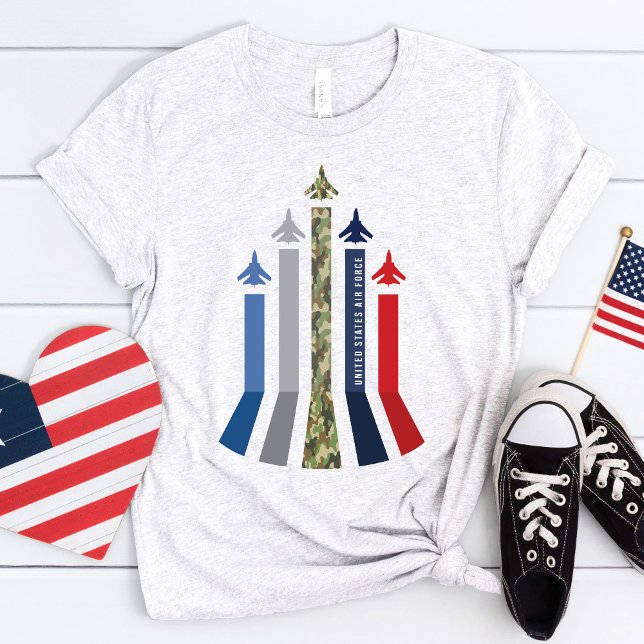 Camiseta Formação de Voo da Força Aérea Militar Jet (Ash heather gray USA Air Force fighter jet flight formation patriotic red white  blue camo t-shirt )
