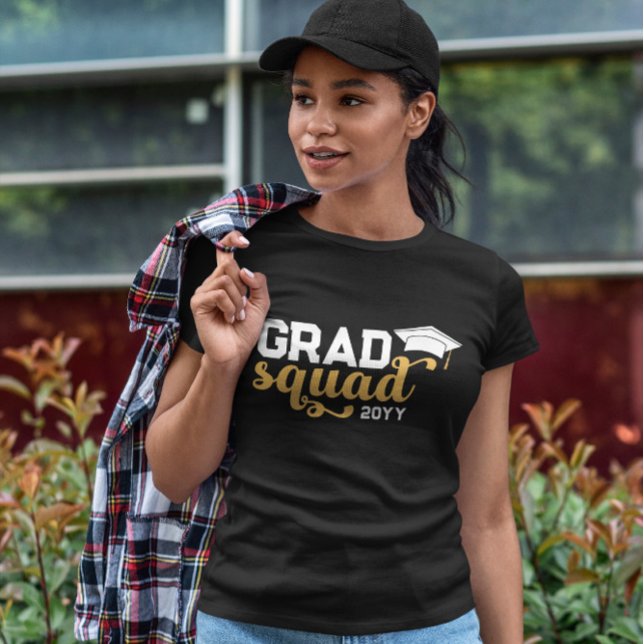 Camiseta Formando Branco Amarelo - Esquadrão Adicionar Ano (Criador carregado)