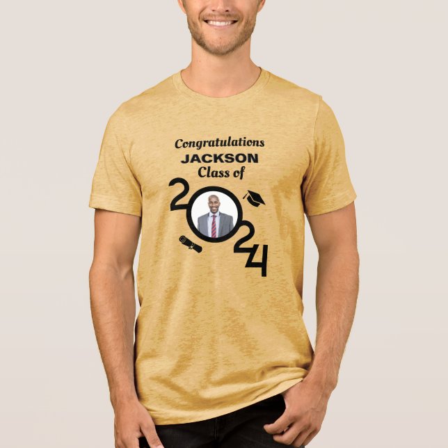 Camiseta Formando Graduação de Foto Classe Ano 2024 Persona (Frente)