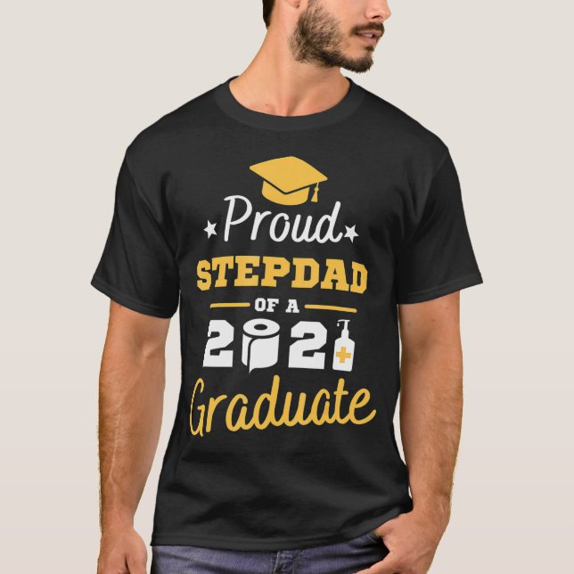 Camiseta Formando Mens Proud Stepdad 2021 (Frente)